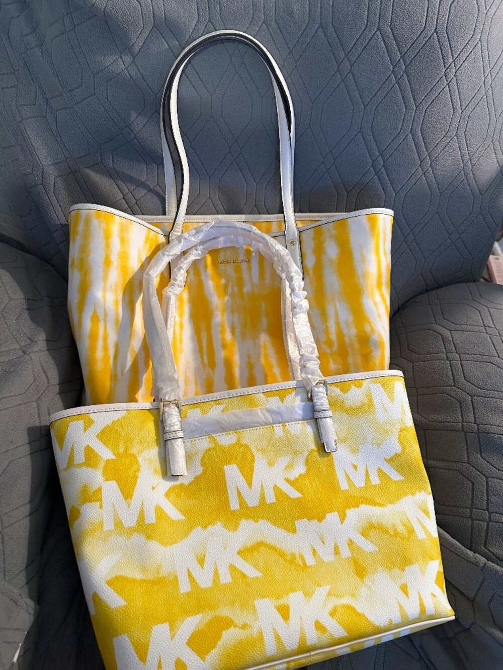 Michael Kors Carter & Jet Set Buttercup Tote Bags Lot - NWT Set of 2 Bags